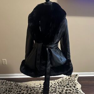 Elegant Black Faux Fur Trimmed Women's Jacket
